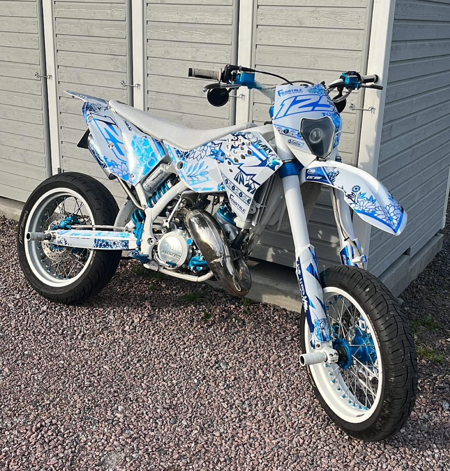 Limited Custom -tarrasarjat  (alk. 210€)