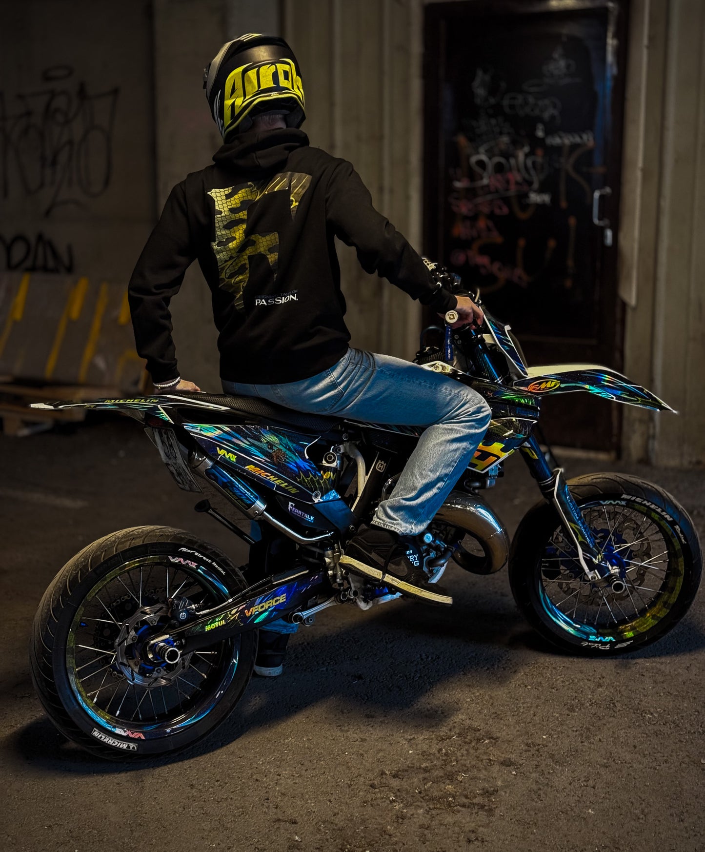 Feratale Custom -huppari
