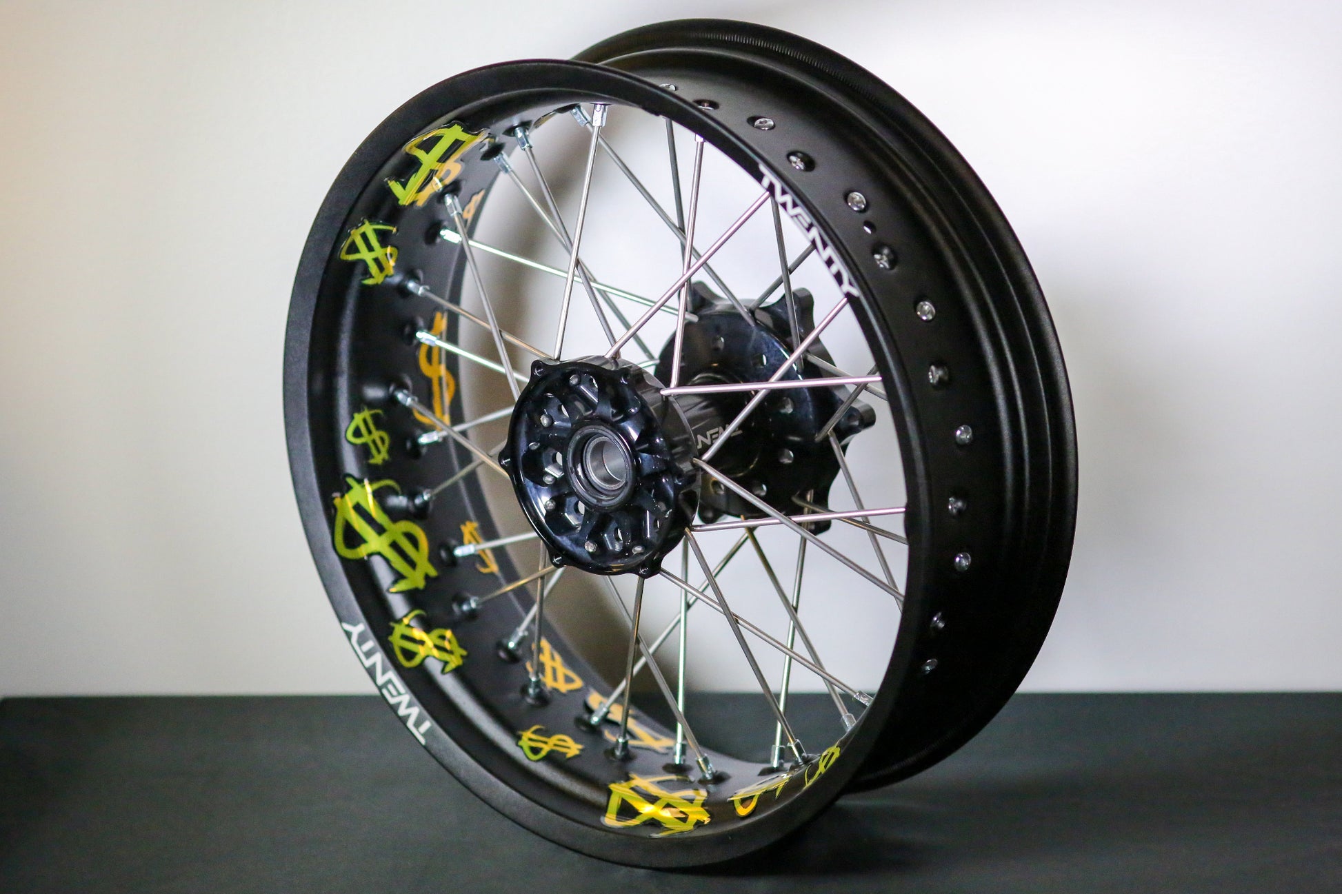 Wheel_Stickerpack_Dollar_Yellow